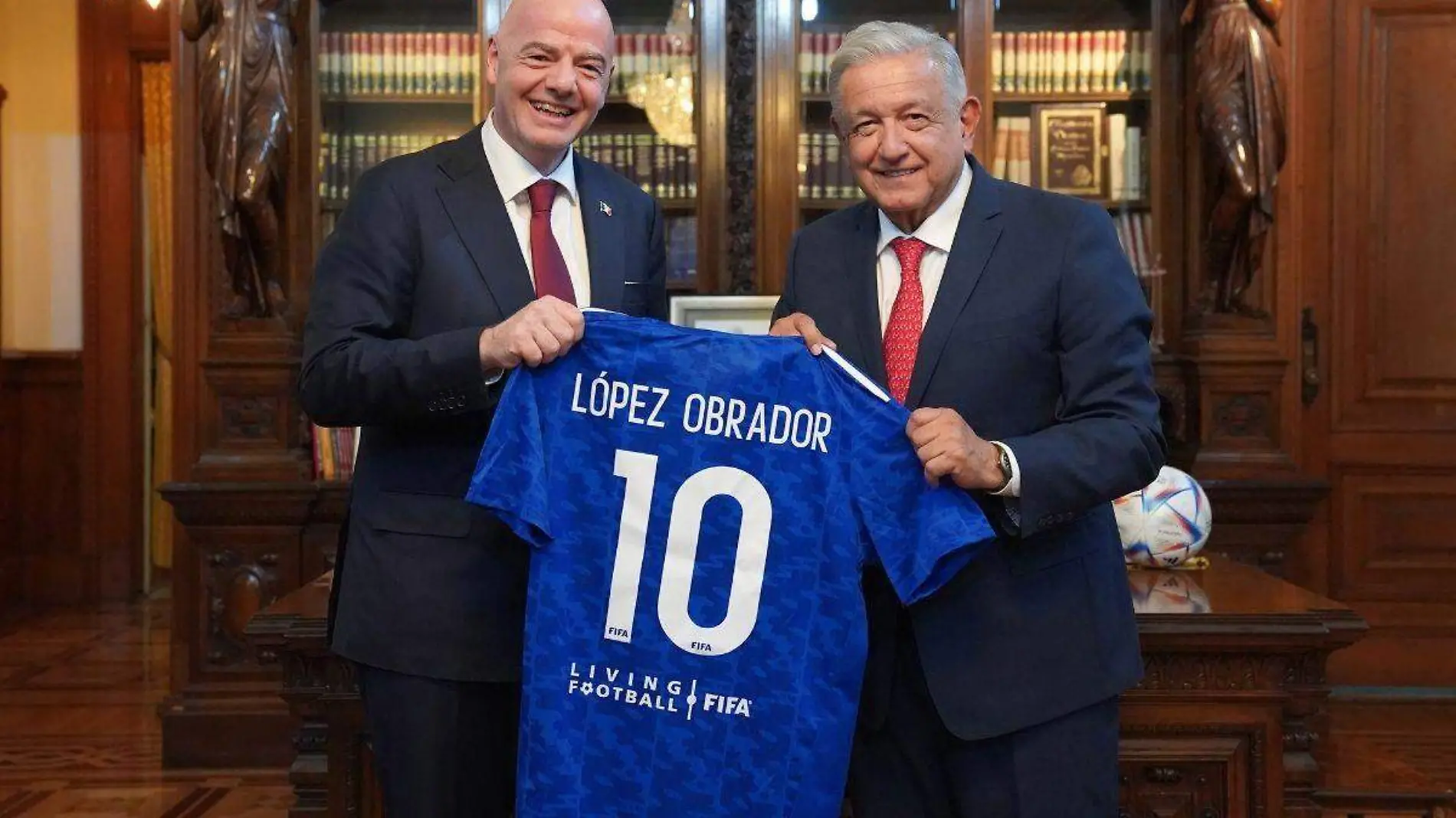 Reunión entre AMLO y FIFA fue para acordar sedes de México